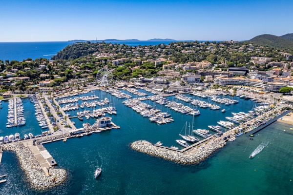Livraison de glaçons à Cavalaire-sur-Mer : pour des apéros sans stress