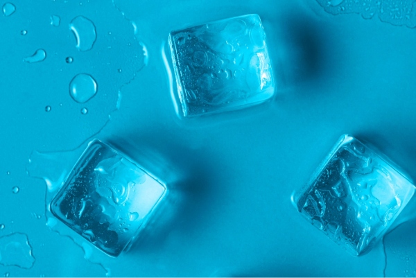 Boostez votre chiffre d’affaires cet été : Installez un point de vente de glaçons dans le Var sans aucun investissement